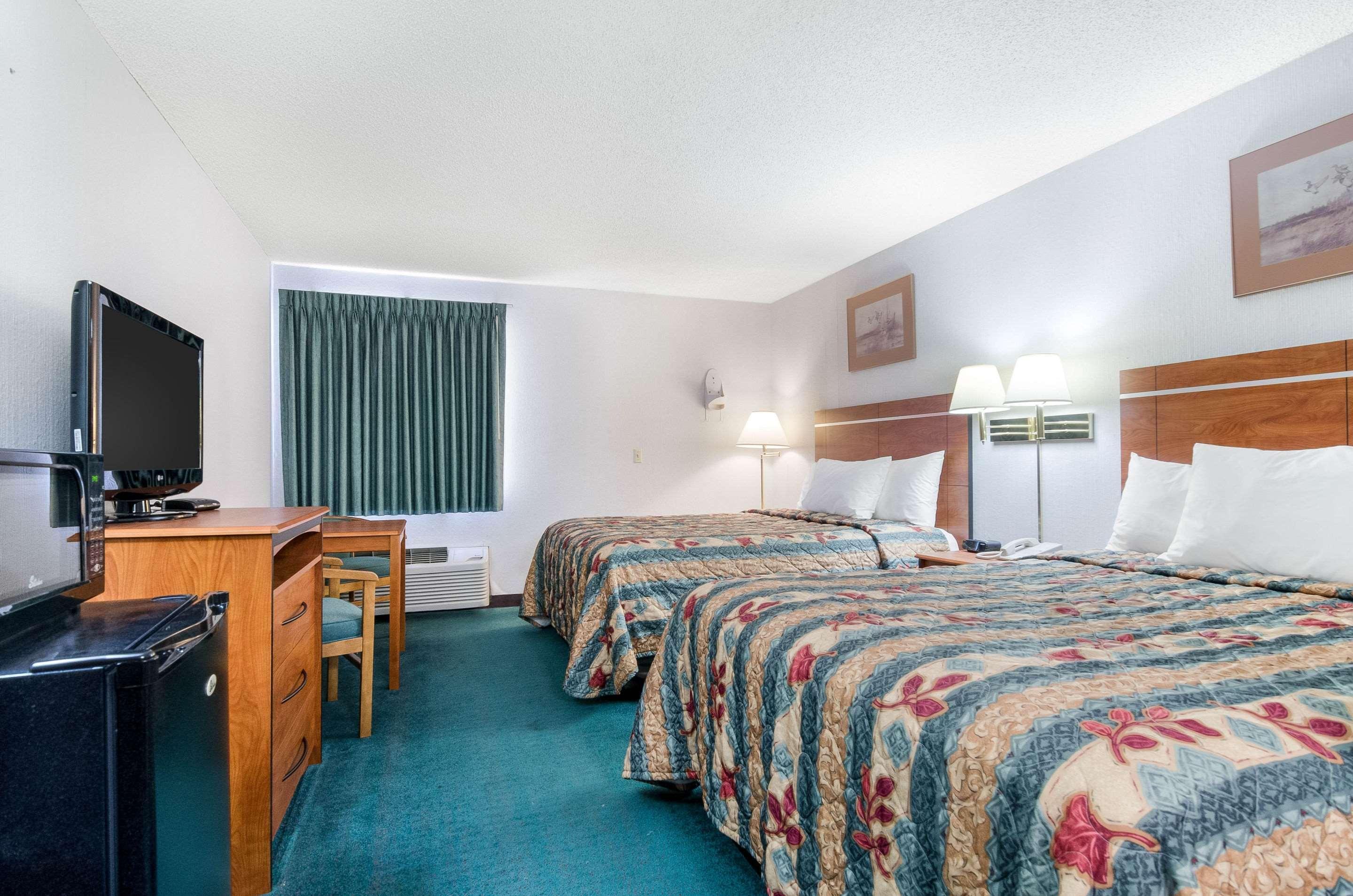 Econo Lodge Emporia Esterno foto